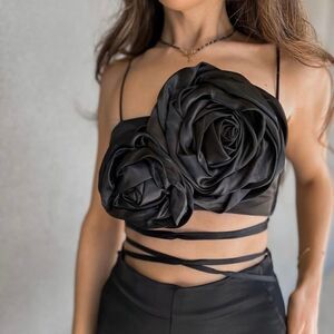 ZARA FLORAL APPLIQUÉ CROP TOP